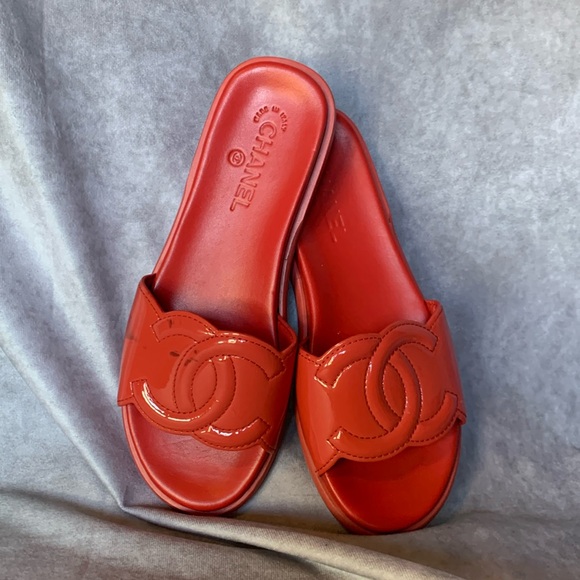 CHANEL Shoes - Chanel Cherry Red Patent Leather CC Slides Slipper Sandal Shoes Sz. 39.5